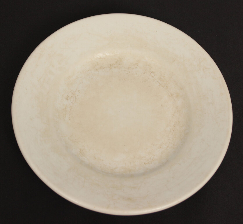  Porcelain plate