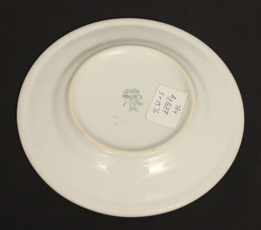  Porcelain plate