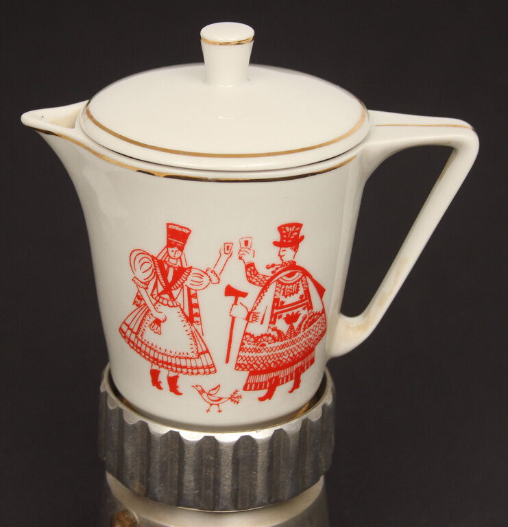 Porcelain coffee pot with metal bottom