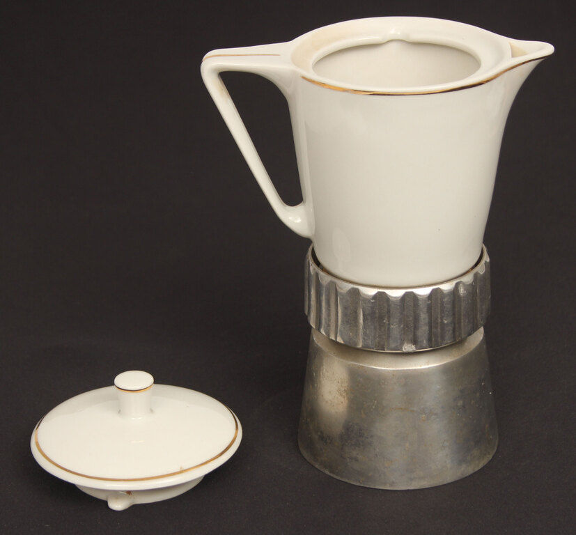 Porcelain coffee pot with metal bottom