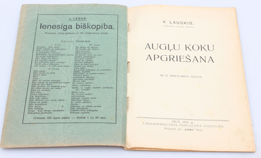 Grāmatu komplekts ''Augļu koku apgriešana, 1925'', '''Īpatnējā augkopība', 1926'', ''Tautsaimniecībā derīgo augu selekcija un bioķīmija, 1976''