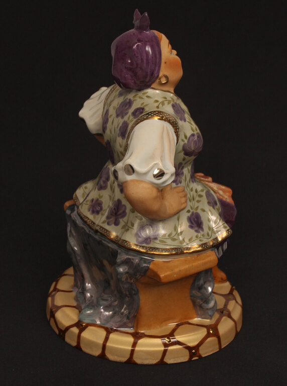 Porcelain figurine 