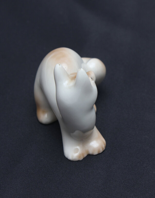 Porcelain figurine 