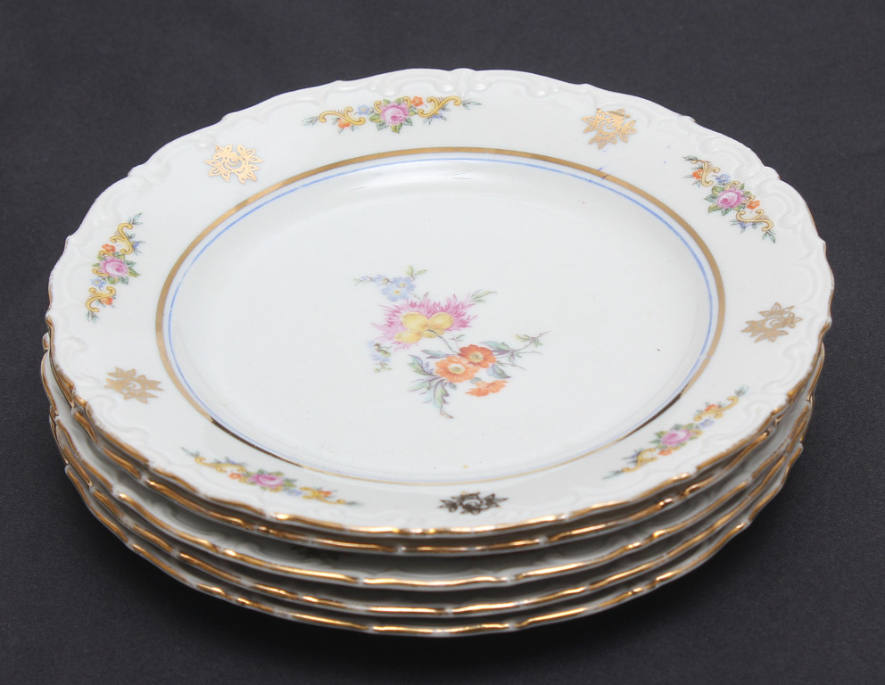 Porcelain plates (5 pcs)