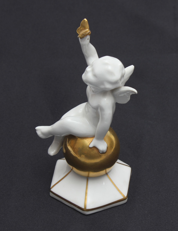 Porcelain figurine 