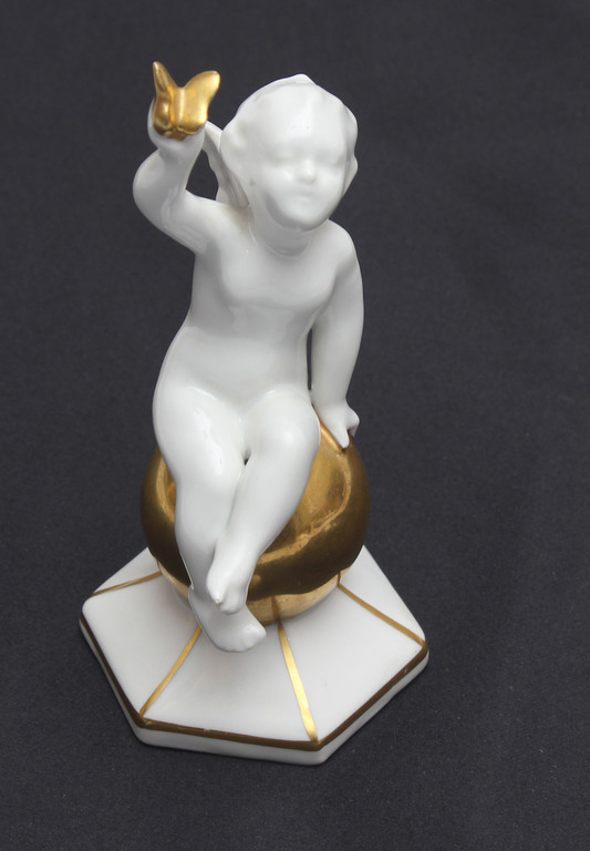 Porcelain figurine 