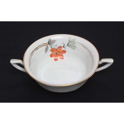 Porcelain bouillon dish