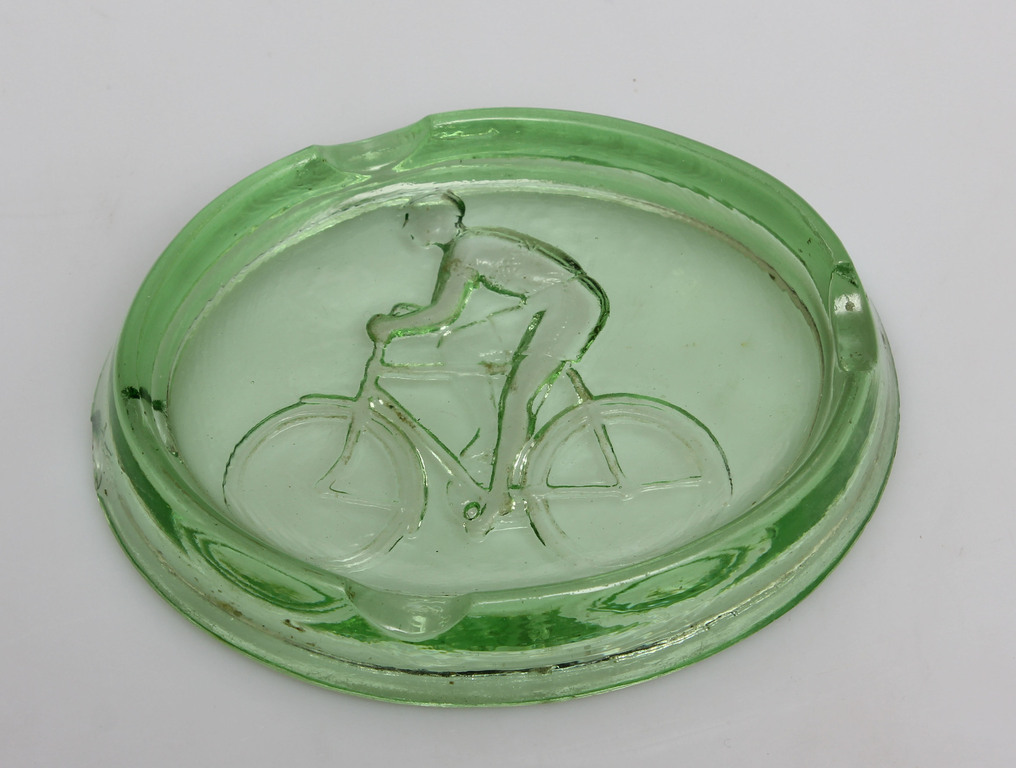 Ashtray of the Iļguciem glass factory 