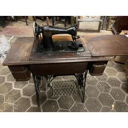 Singer sewing machine