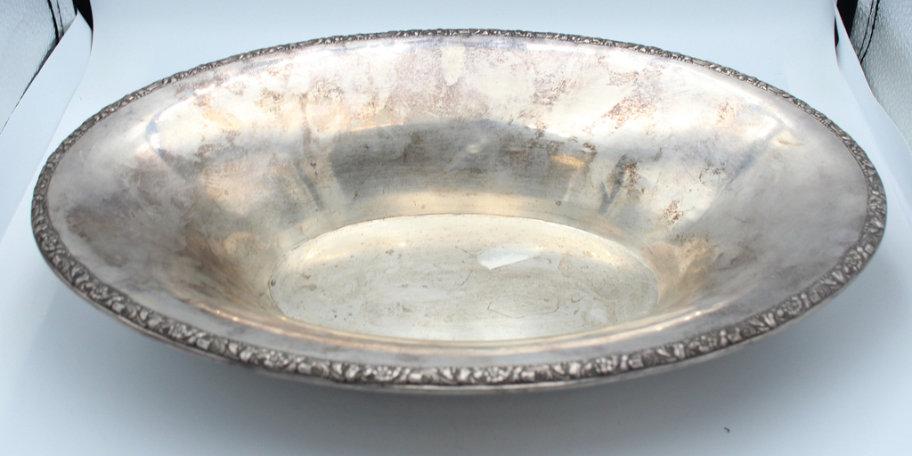 Silver serving dish 