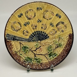 Kuznetsov plate. 19th century. Chinoiserie. Hand painted. 