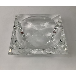 Square vase made of heavy and perfect crystal. Italy. Cassini.