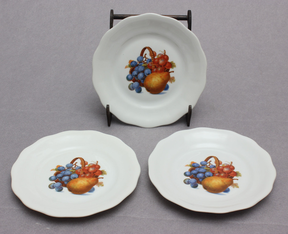 Jessen Riga porcelain plates Fruits