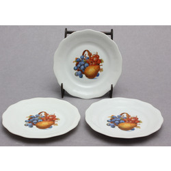 Jessen Riga porcelain plates Fruits