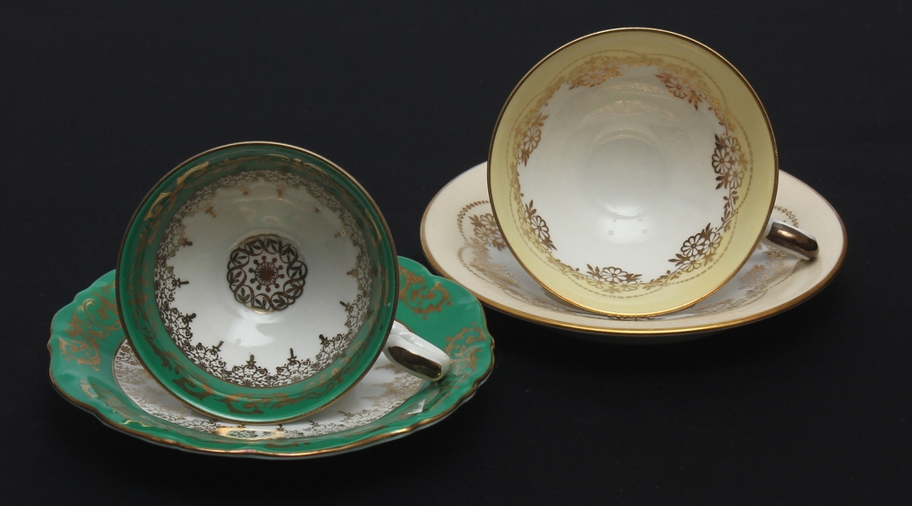 Porcelain cup with saucer (2 pcs)