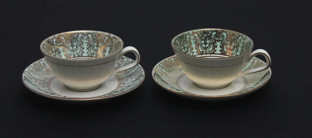 Porcelain cup and saucer (for 2)