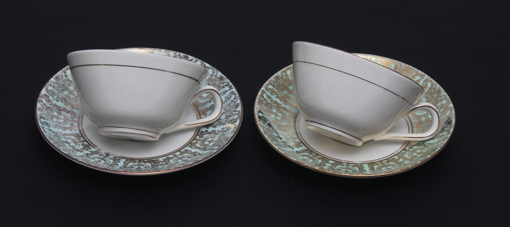 Porcelain cup and saucer (for 2)