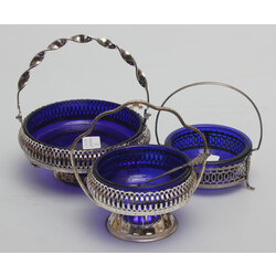 Blue glass set with metal finish (3 bowls and a spoon)