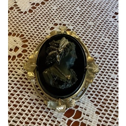 Unique and rare cameo on onyx. 18th/19th century. Hand-carved.