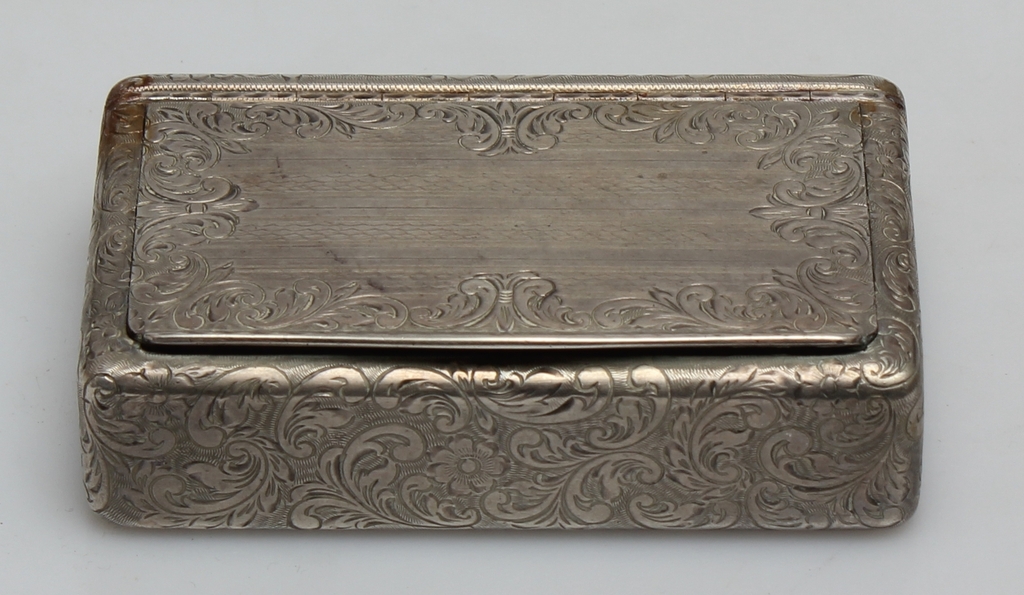 Silver tobacco box/chest