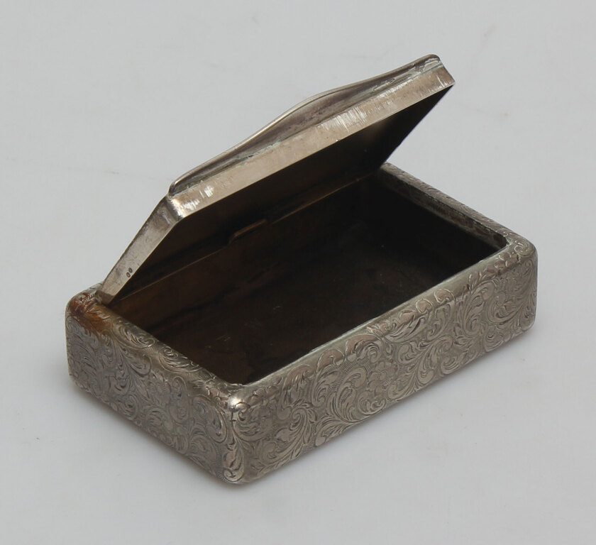 Silver tobacco box/chest