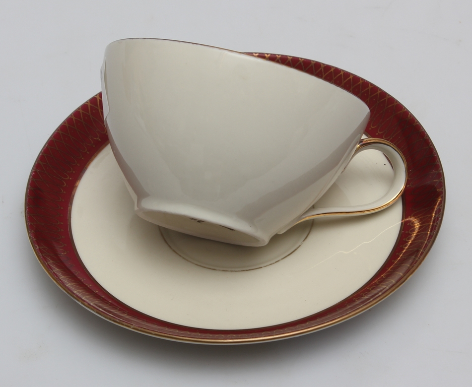 Incomplete porcelain service