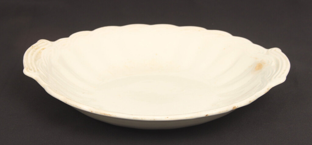  Porcelain plate