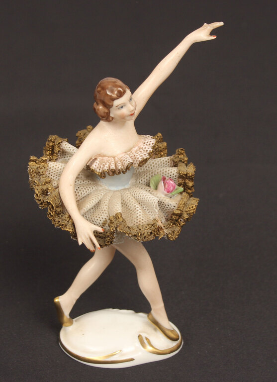 Porcelain figurine 