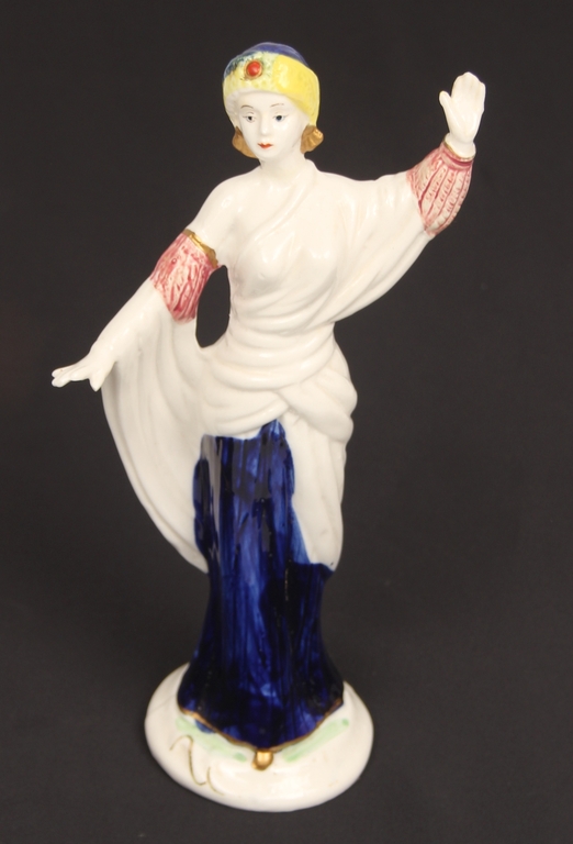 Porcelain figurine 