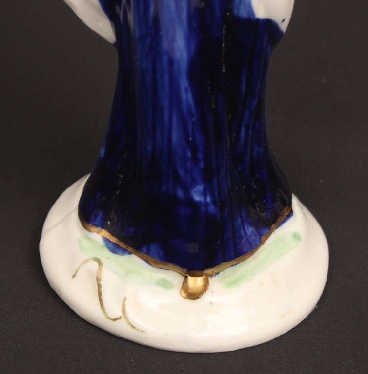 Porcelain figurine 