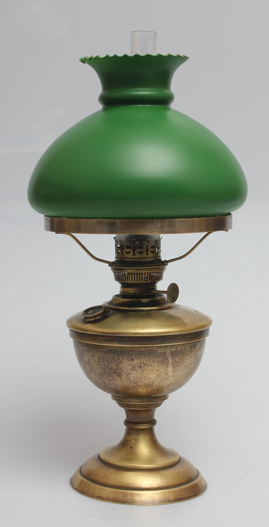 Kerosene lamp