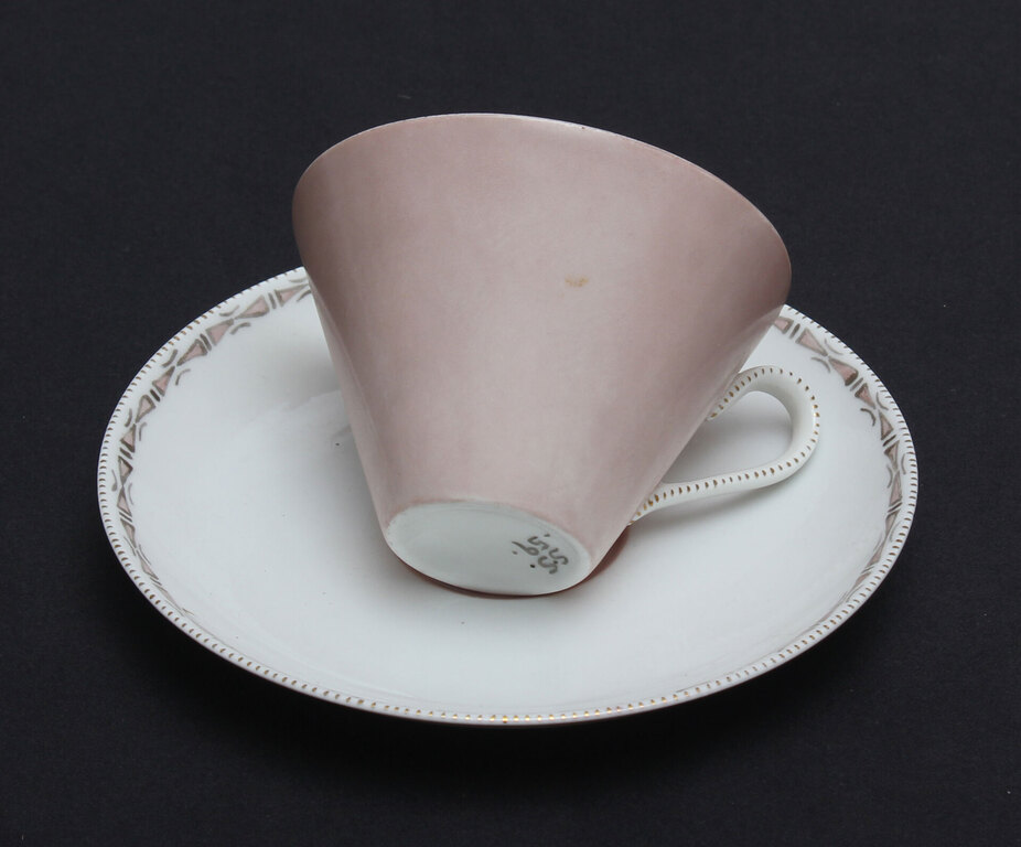 Porcelain cups with saucers 