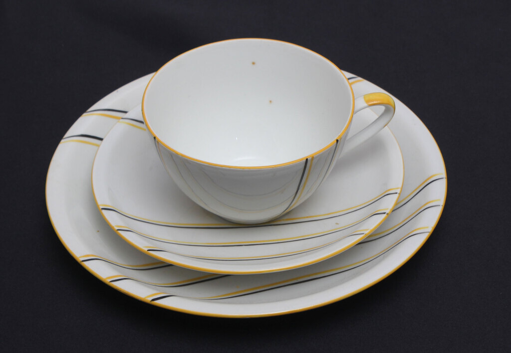 Porcelain cups with saucers 