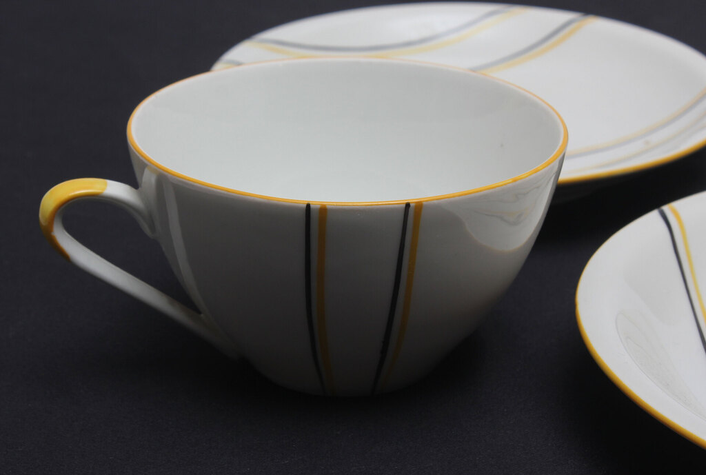 Porcelain cups with saucers 