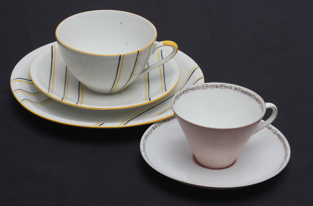 Porcelain cups with saucers 