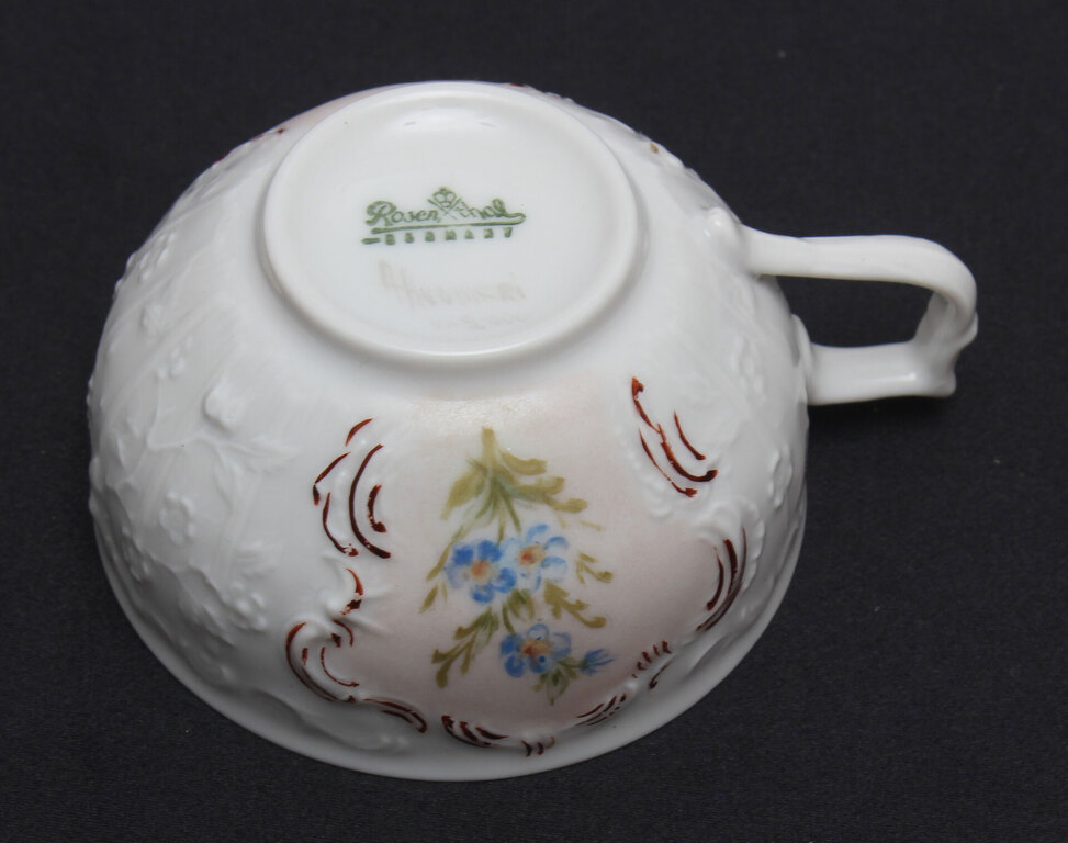 Porcelāna tasītes ar apakštasīti (divām personām)