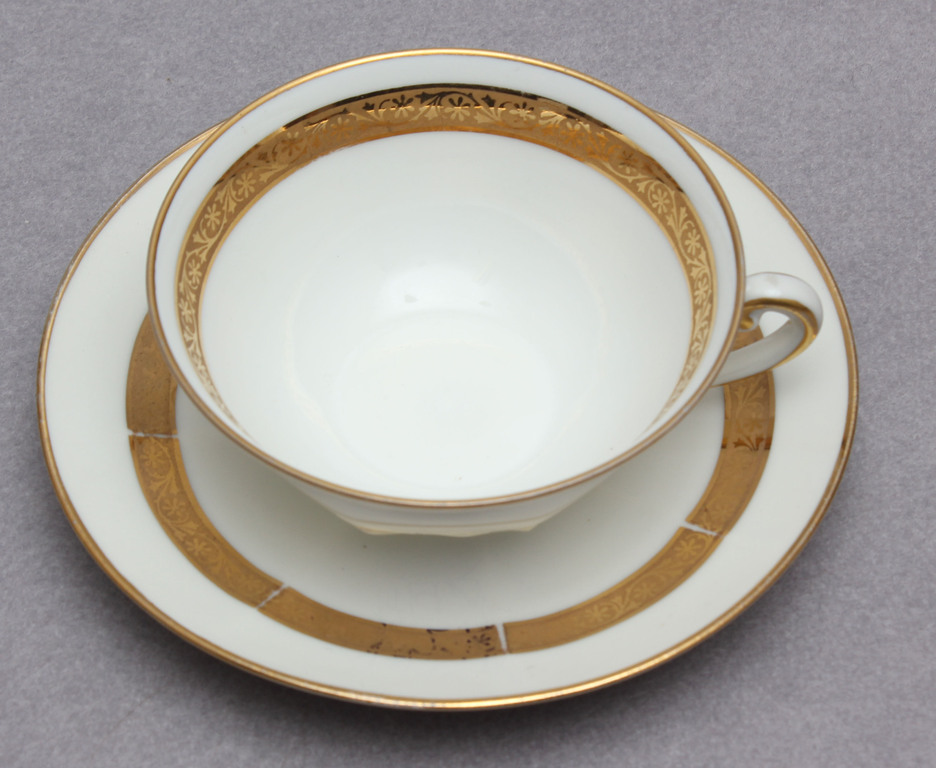  Porcelain cup with saucer