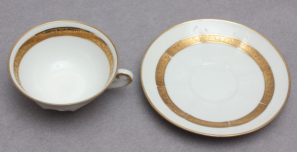  Porcelain cup with saucer