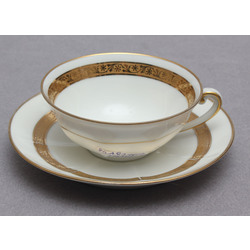  Porcelain cup with saucer