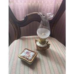 Germany PM porcelain decorative oil lamp with a chest, in a beautiful design 