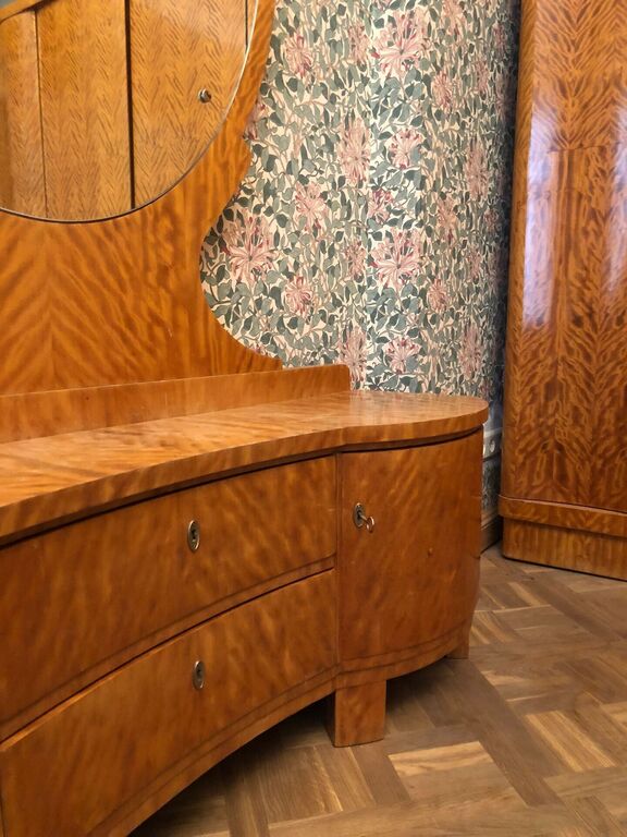 Art deco bedroom furniture set