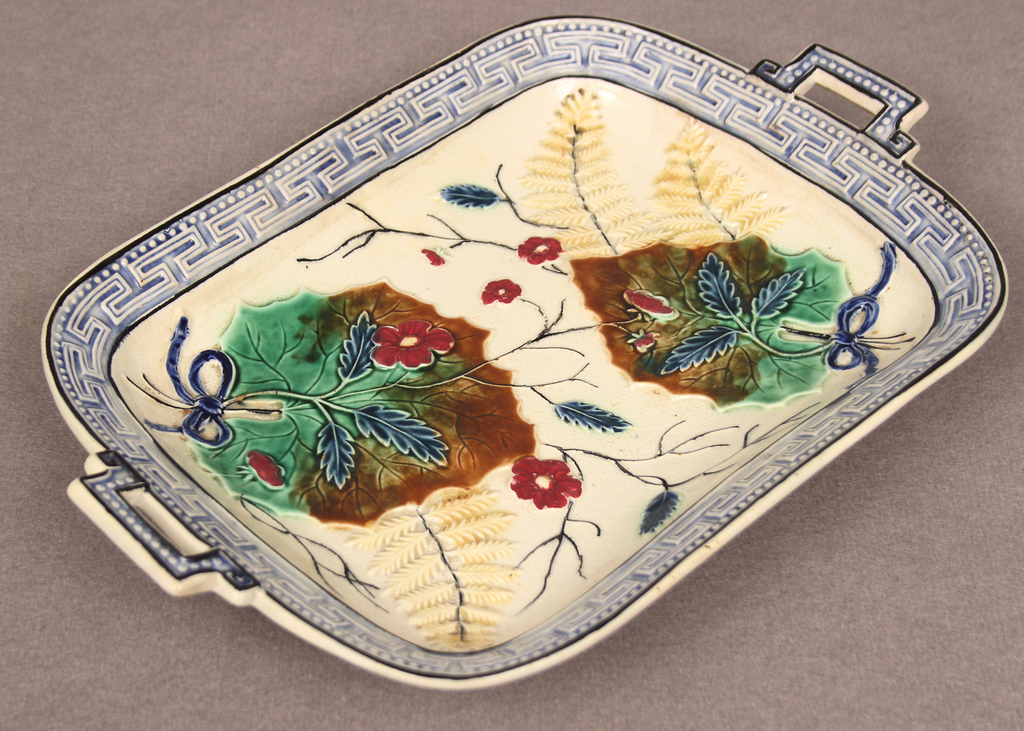 Kuznetsov faience serving dish 