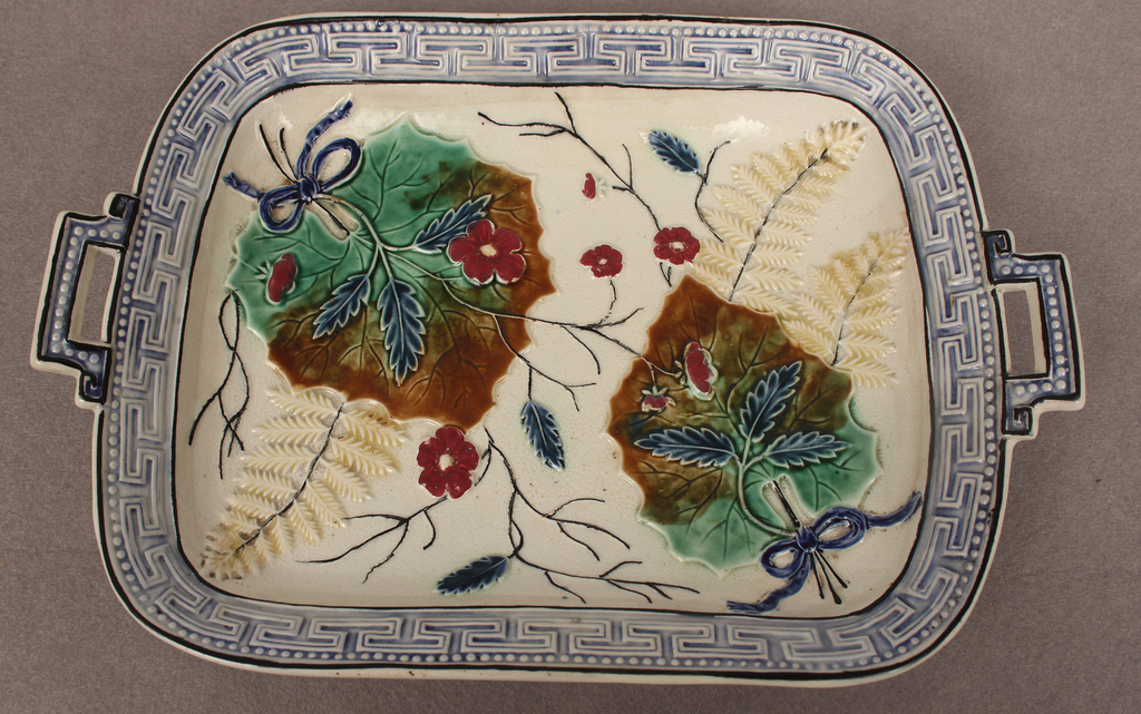 Kuznetsov faience serving dish 