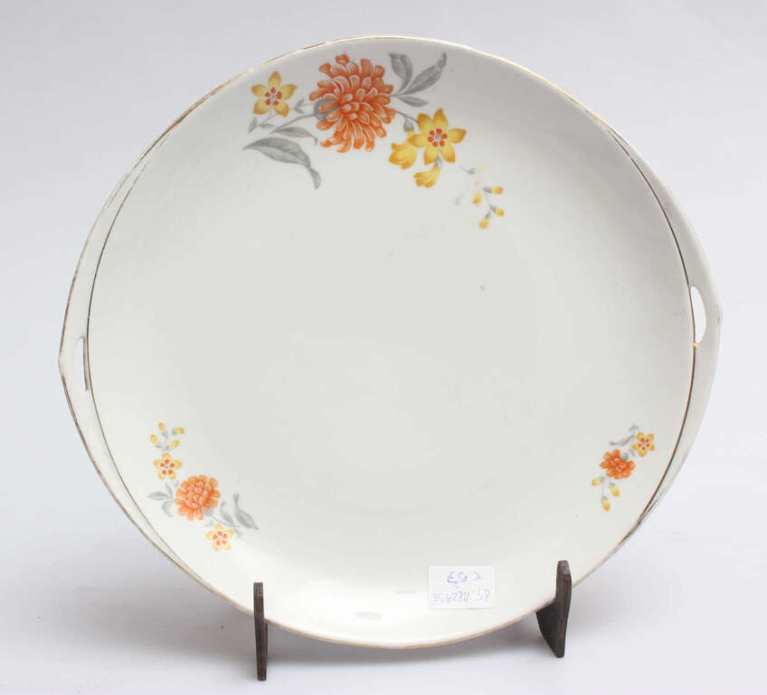 Kuznetsov porcelain serving plate with flower decoration