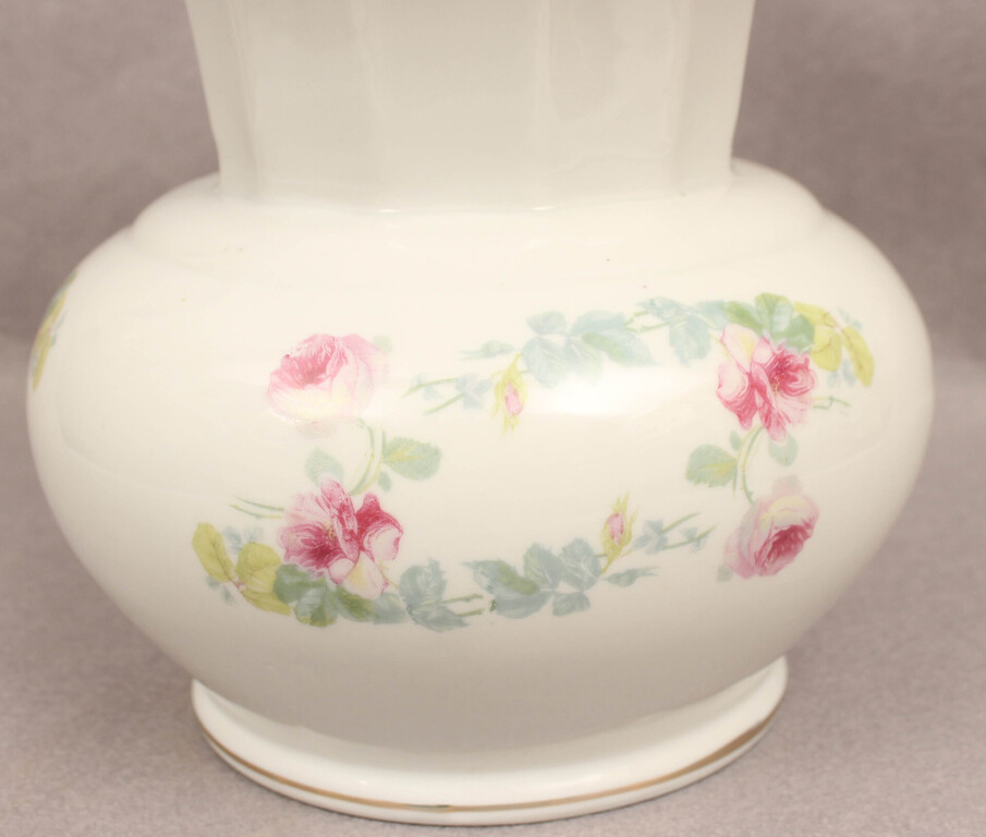 Painted porcelain vase in Art Deco style