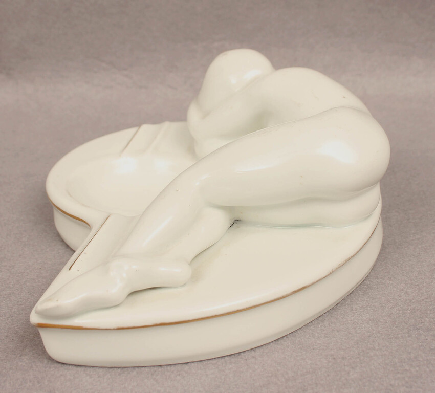 Elegant porcelain ashtray in Art Deco style